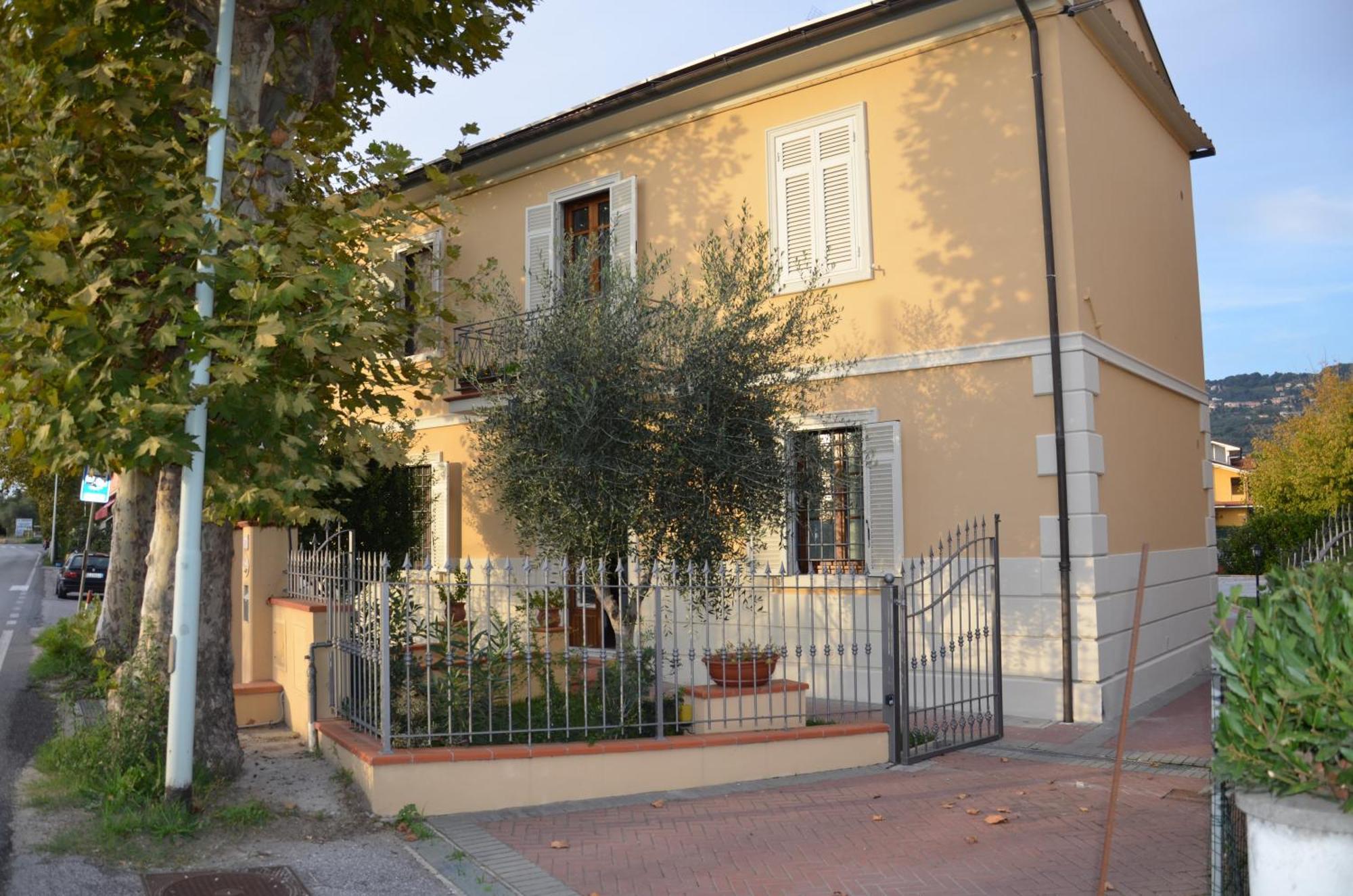 B & B Da Ferro Massarosa Exterior foto