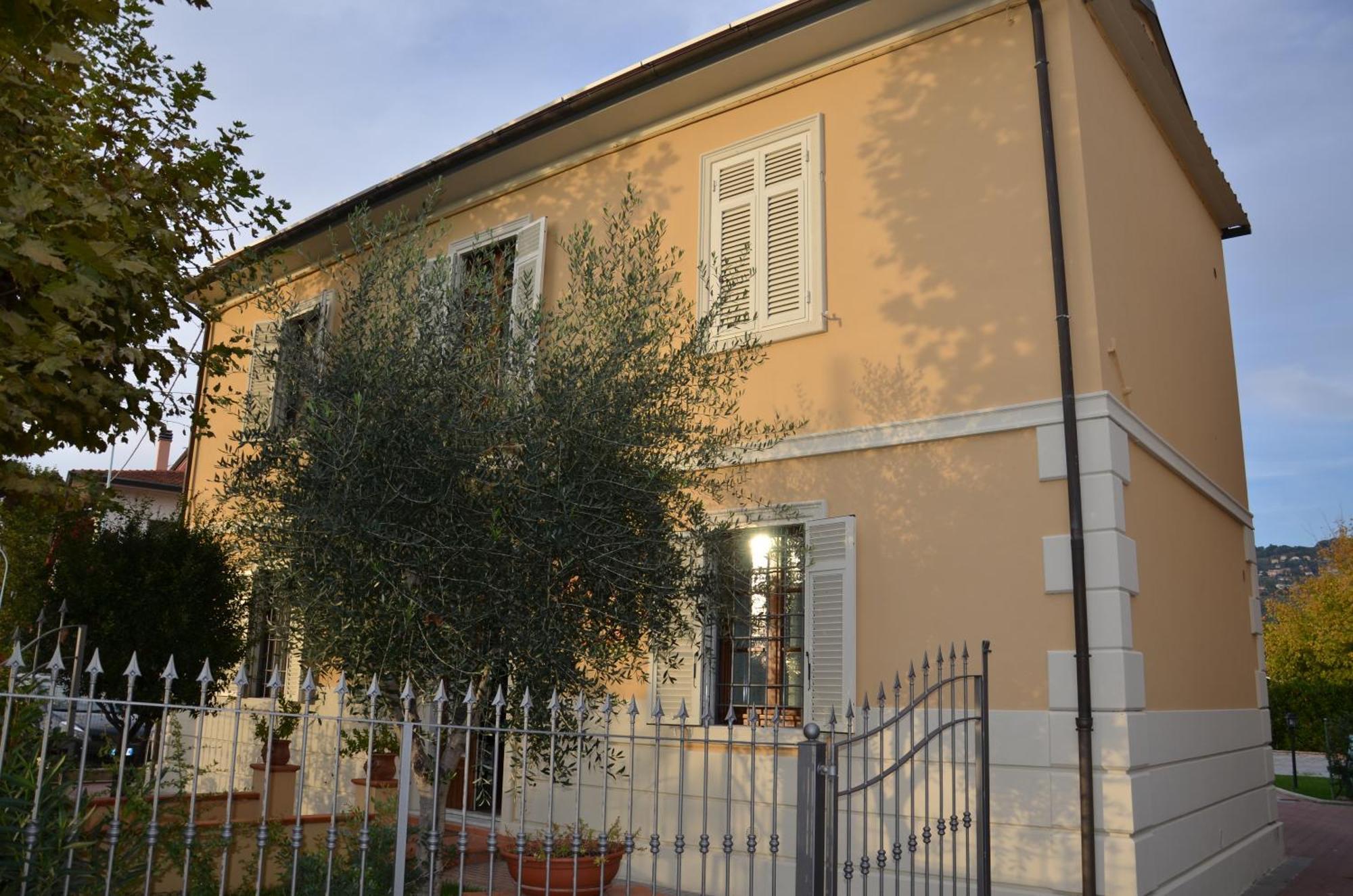 B & B Da Ferro Massarosa Exterior foto